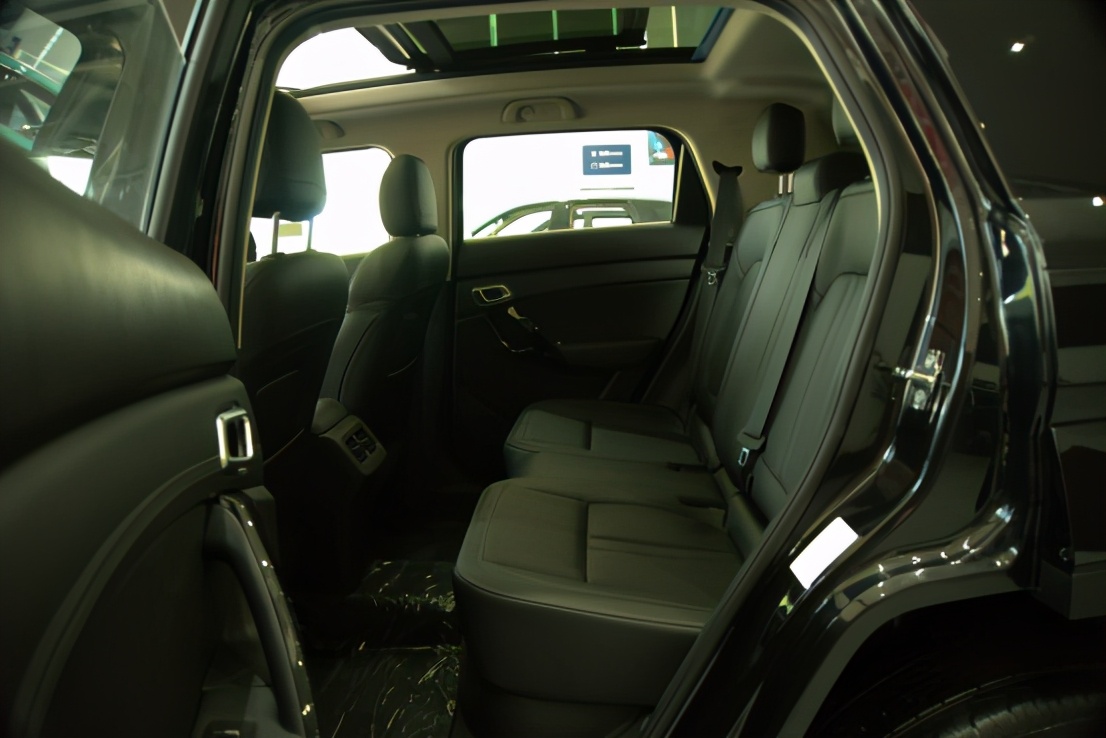 全新bj30预售11.99万元起,城市suv的越野范儿体验北京bj30