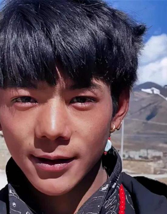 丁真火了几年了,丁真凭什么可以那么火