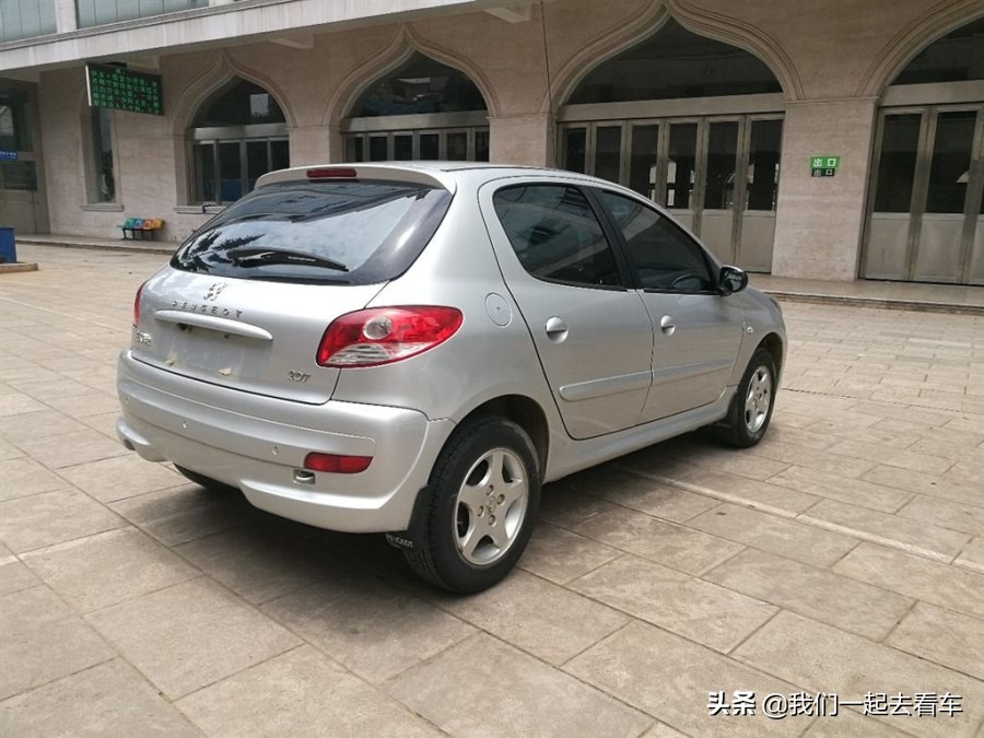 2.5万多能买到年份最近的车,2.5万多买什么二手车