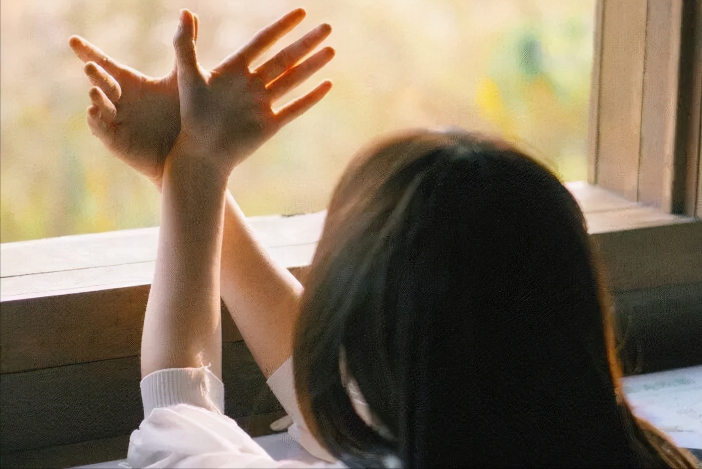 月薪6000元，老婆要我求婚买1万多的钻戒，过分吗？