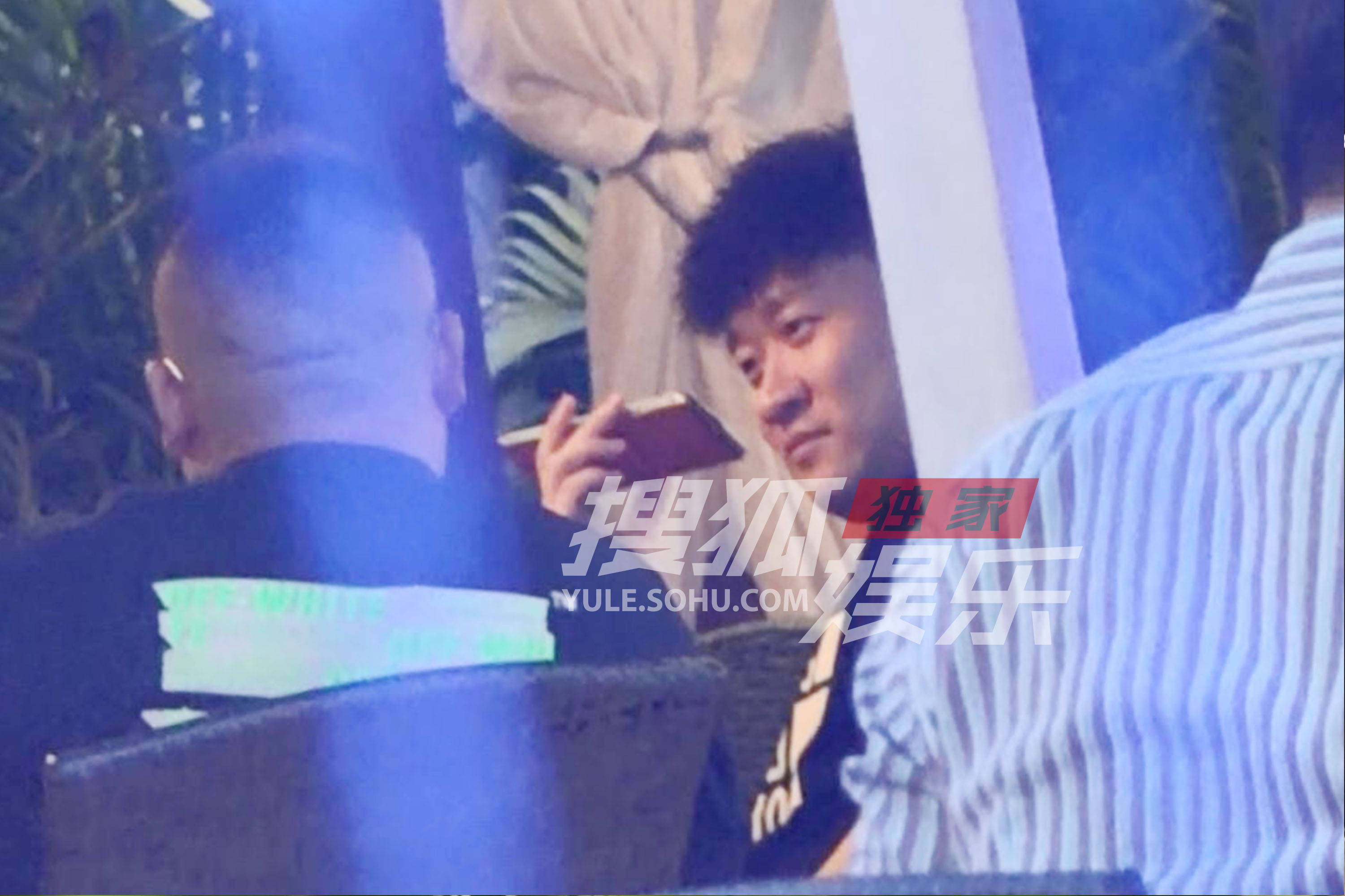 曹云金与富婆女友疑分手?前妻孕期出轨,相声馆倒闭事业爱情全完?