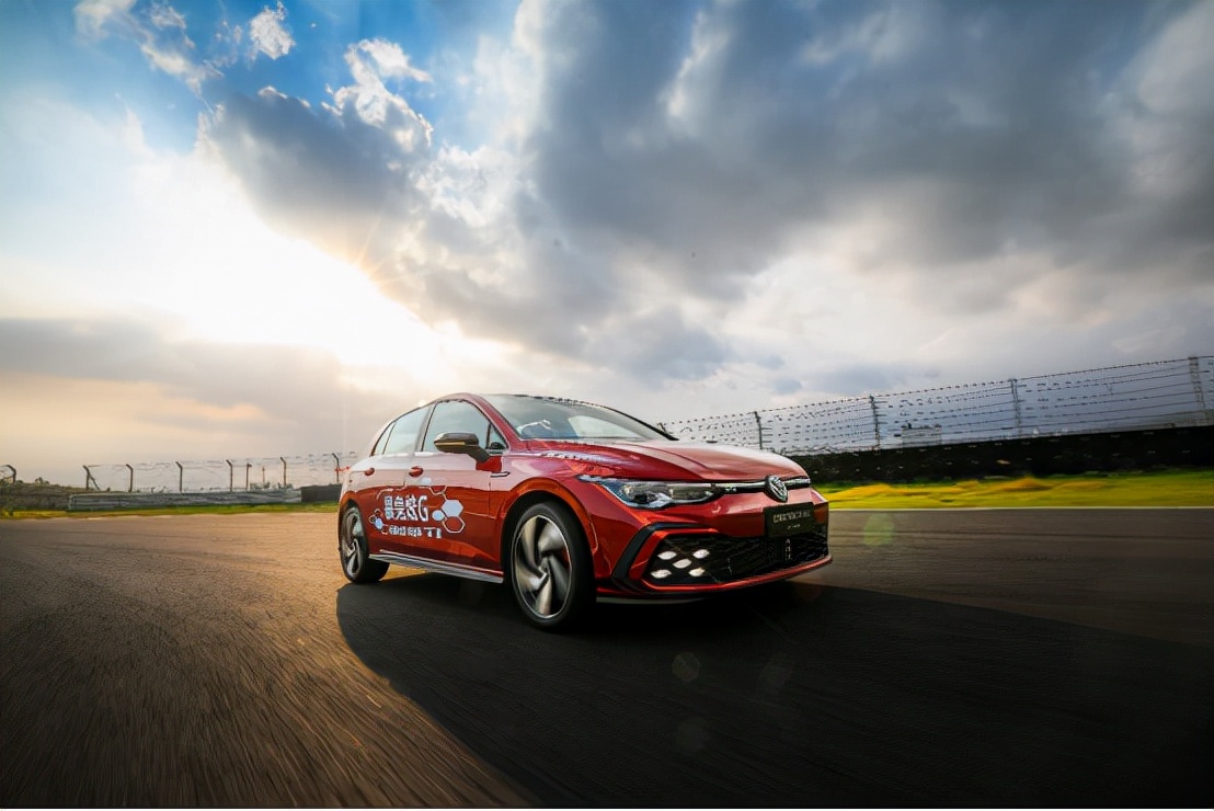 八代高尔夫gti赛道表现,全新高尔夫gti试驾