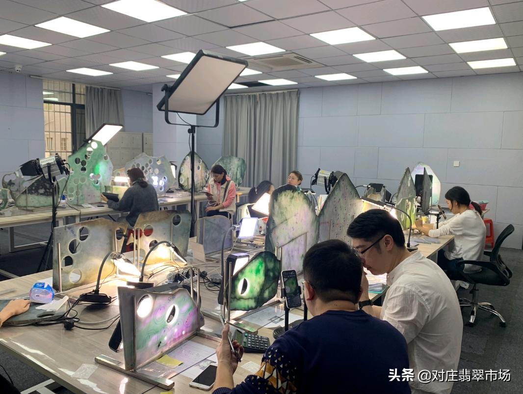 翡翠手镯板料直播,直播翡翠手镯板料