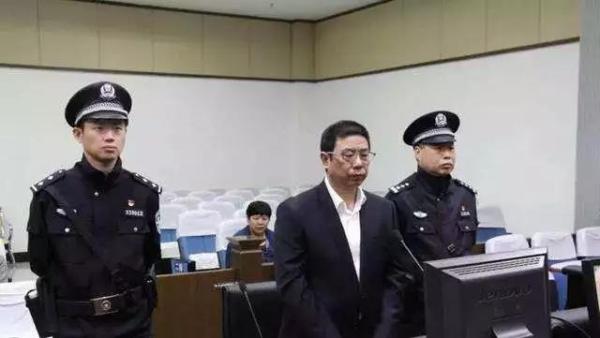 “市长你住的都不如科长”，原金华婺城区委副书记受贿案剖析