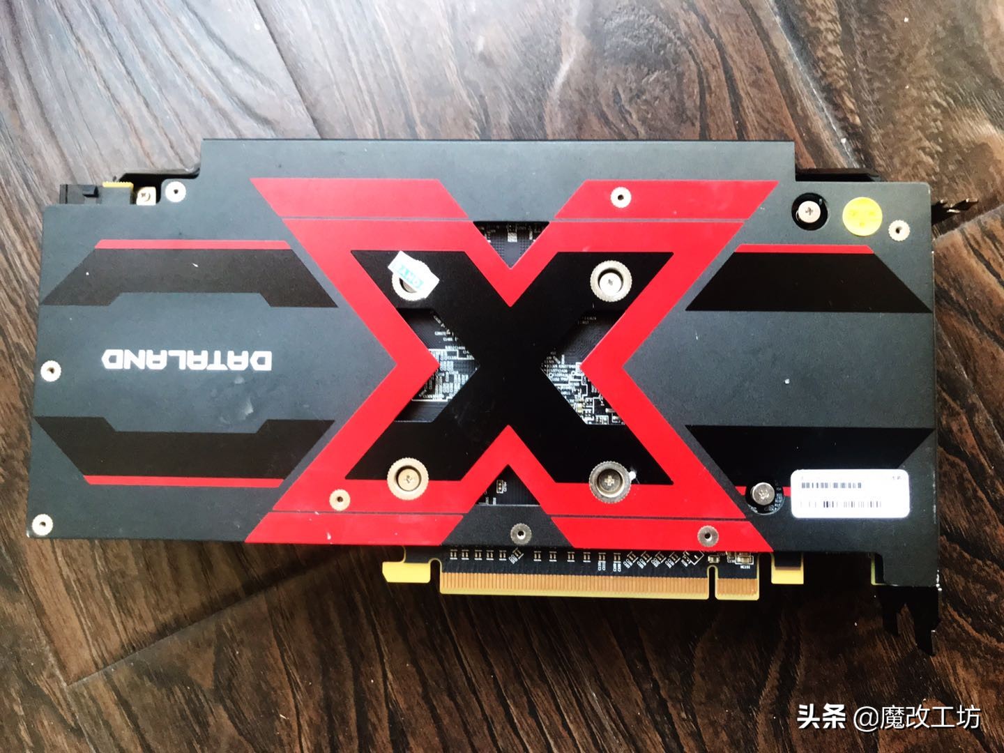 580蓝宝石显卡鲁大师跑分16万,新版鲁大师显卡跑分17万什么水平