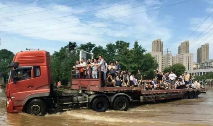 卡车水堵漏水怎么处理,卡车泡水