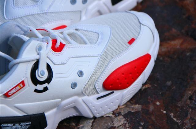 鞋底下有弹簧的鞋子,鞋底有足弓支撑的走路就不累脚吗