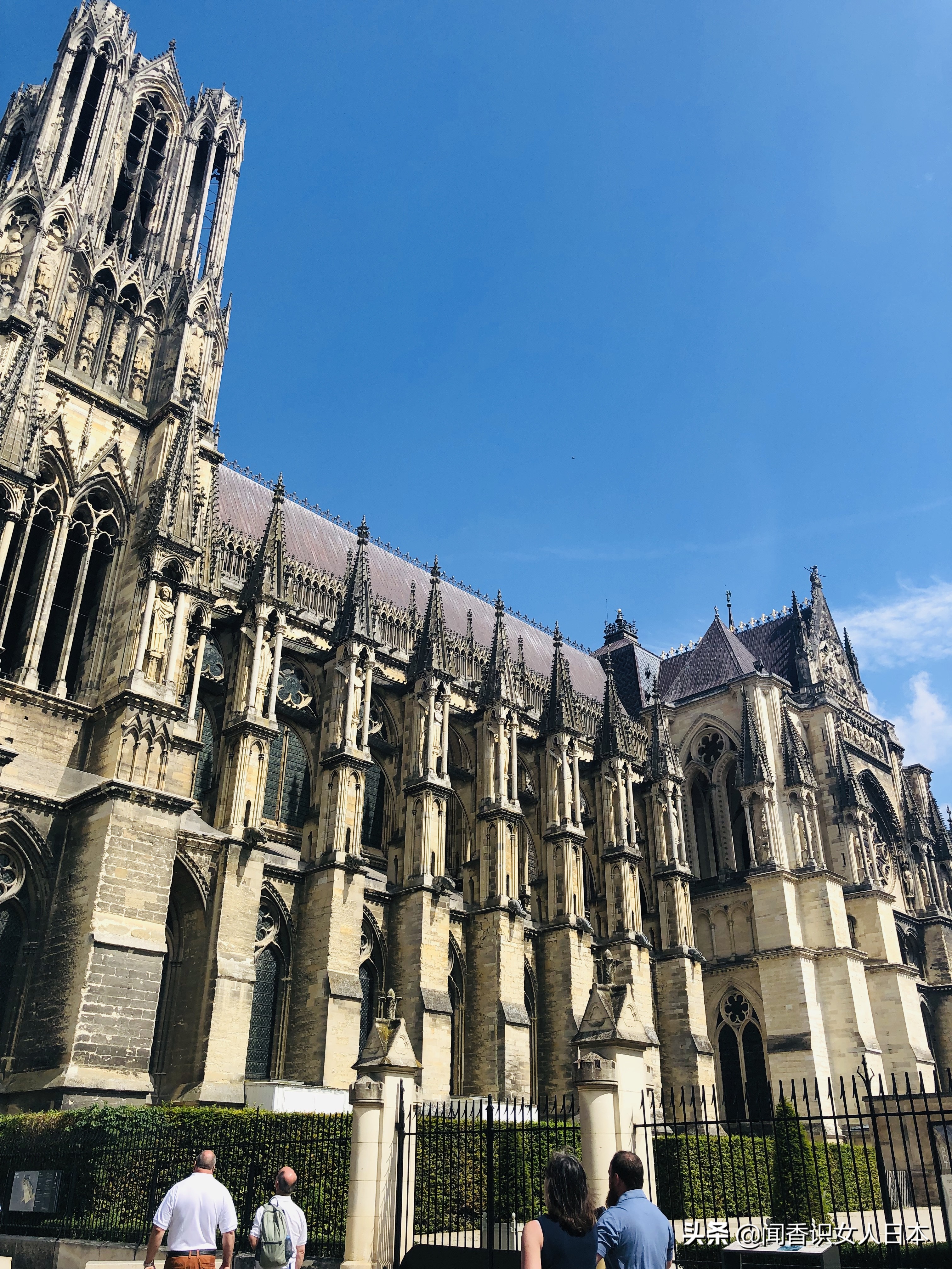 巴黎圣母院大教堂,巴黎圣母院和兰斯大教堂