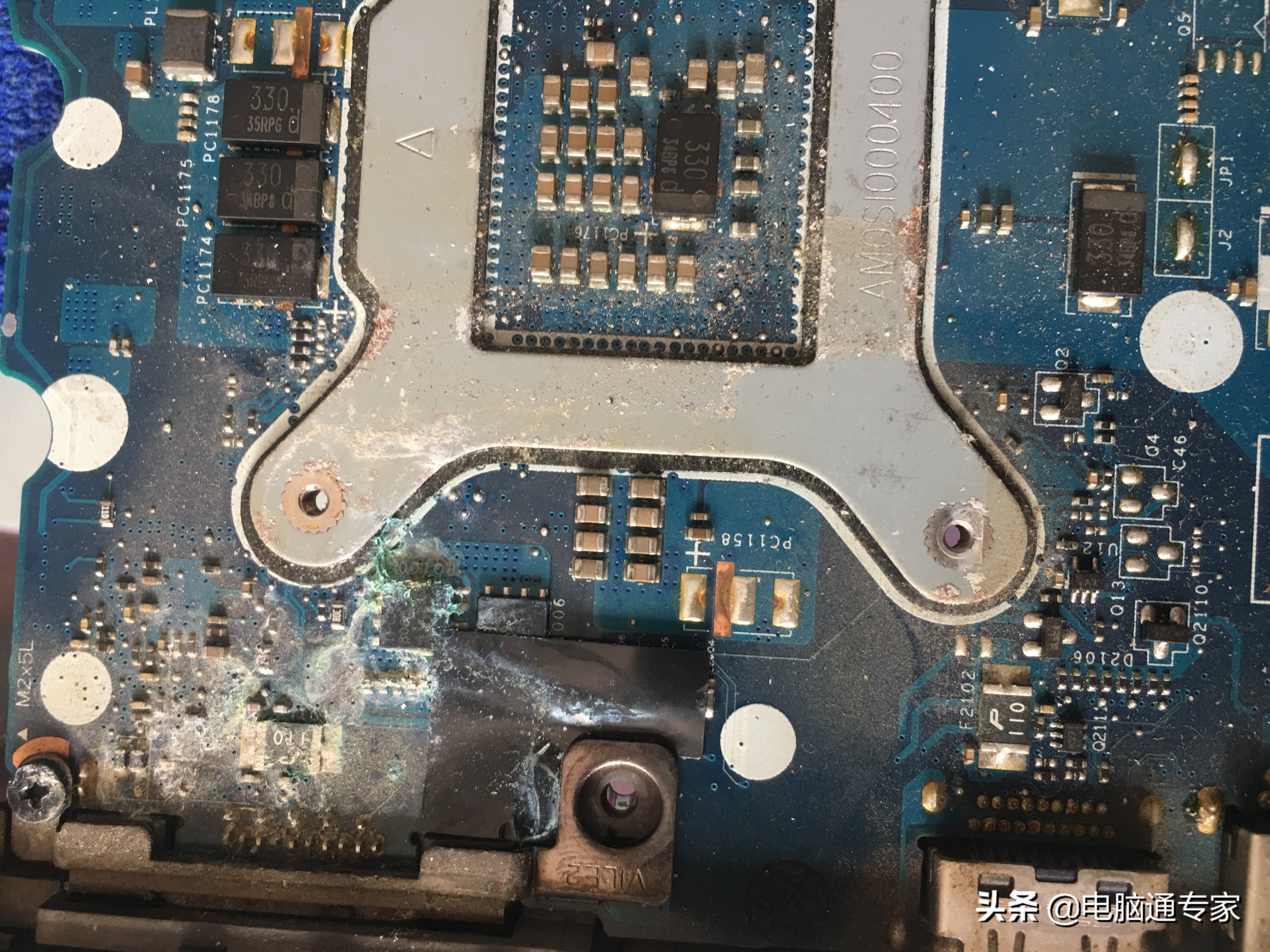 电脑进水了怎么办开机自动修复,电脑不小心进水了维修视频