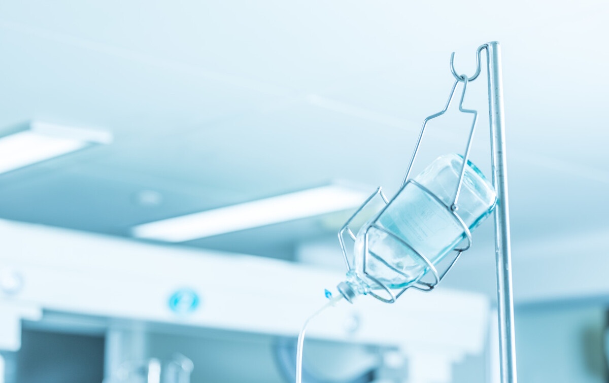 女儿腺肌症痛经卧床，妈妈不给雇护工，原来世上最难的职业是妈妈