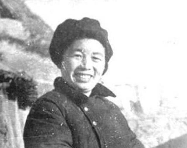 1952年，10万女军因裁员被迫离队，仅4000余人得以授衔，令人心寒