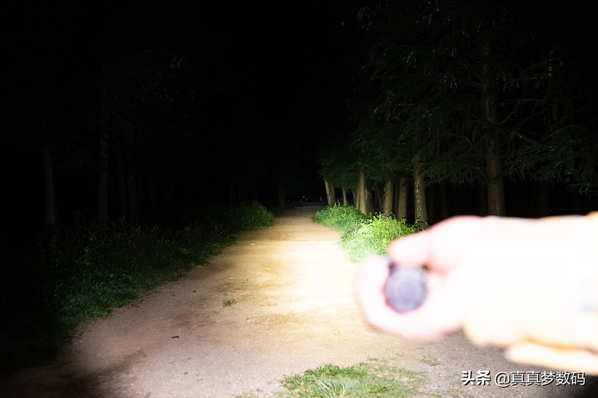 强光手电筒应该如何选择,强光手电筒怎样选