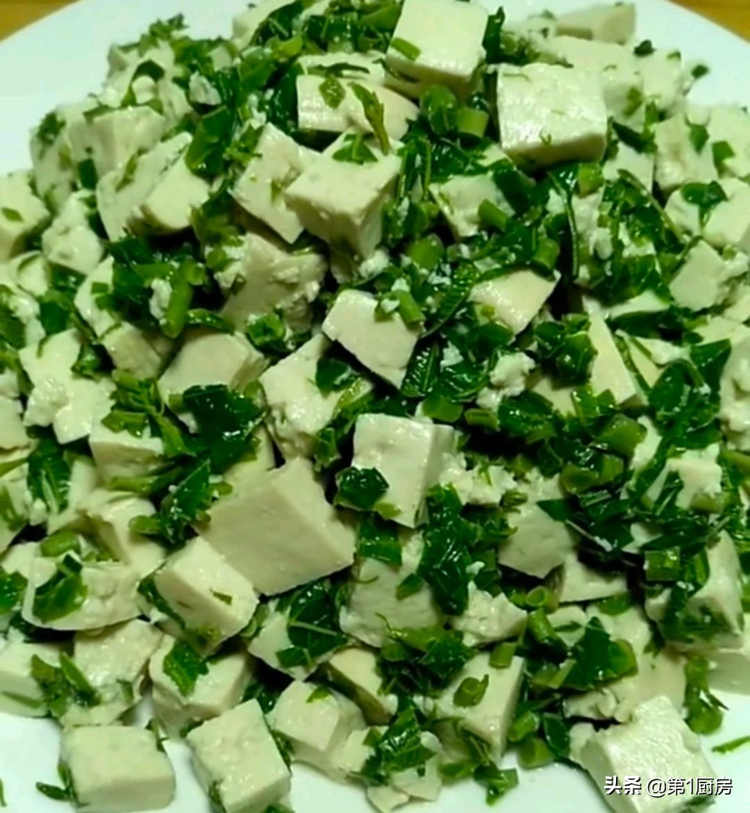 香椿来自春天的味道,香椿煎鸡蛋春天的美食