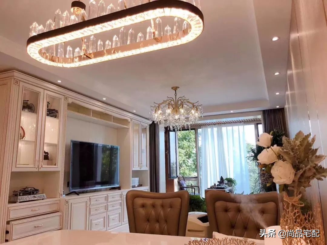 三房两厅新房轻奢风格效果图,小户型轻奢风装修90平米三房