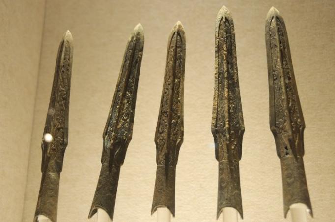 古墓宝藏之谜,墓室之谜完整版