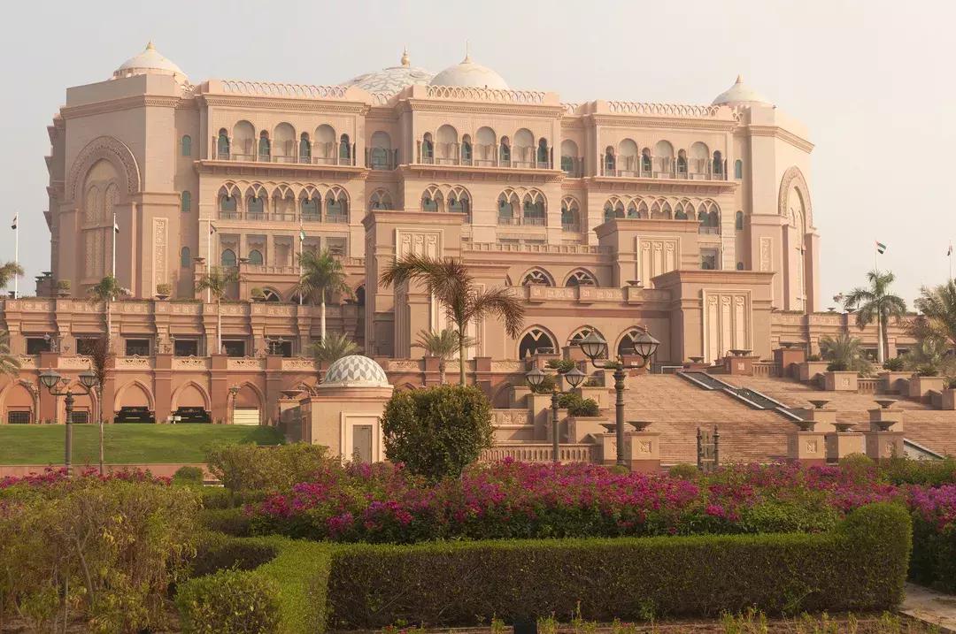 迪拜有钱女人的生活,迪拜土豪为什么有钱