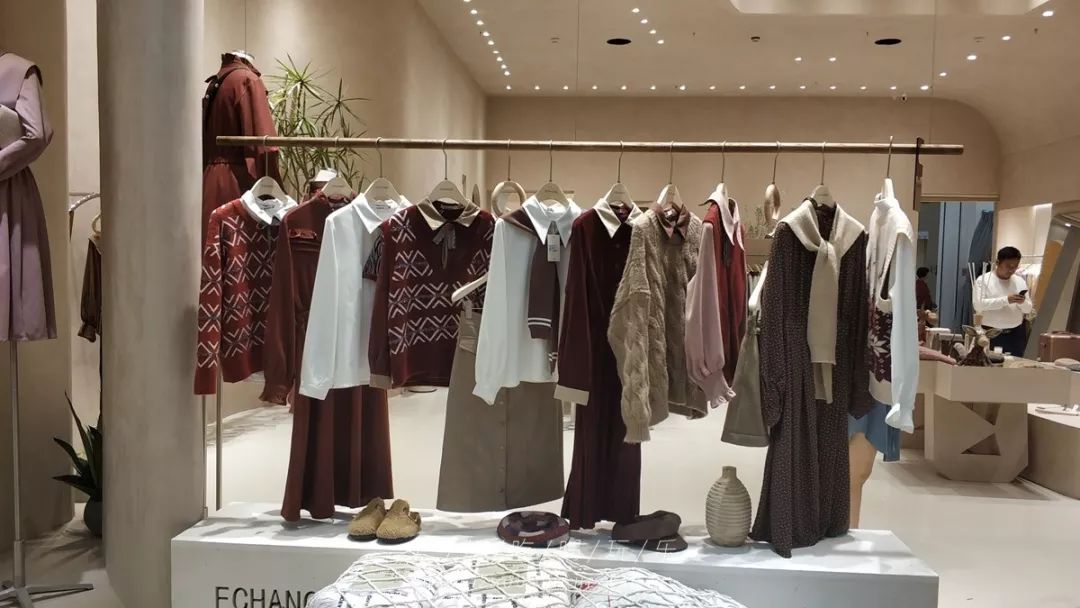 韩国东大门服装在哪里买,韩国东大门服装批发市场地铁