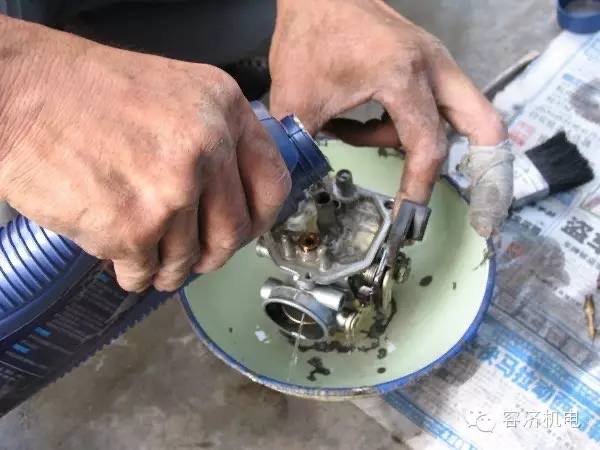 摩托车电喷保养方法,摩托车化油器怎么维修视频讲解