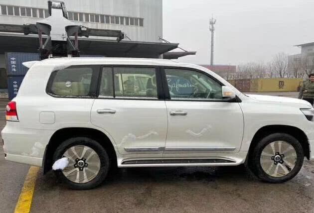 最新款柴油丰田兰德酷路泽到港！4.5T动力+四驱，售价与途乐看齐