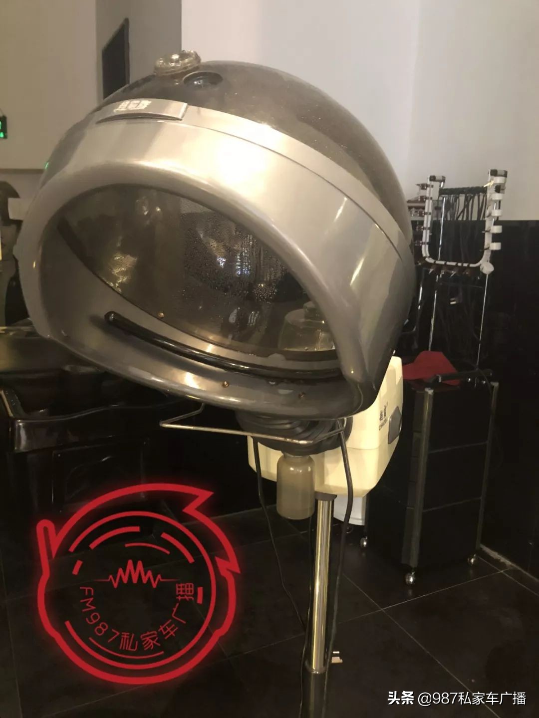 福州一女子进店美发,竟遭滚烫蒸汽喷射……疤痕吓人!