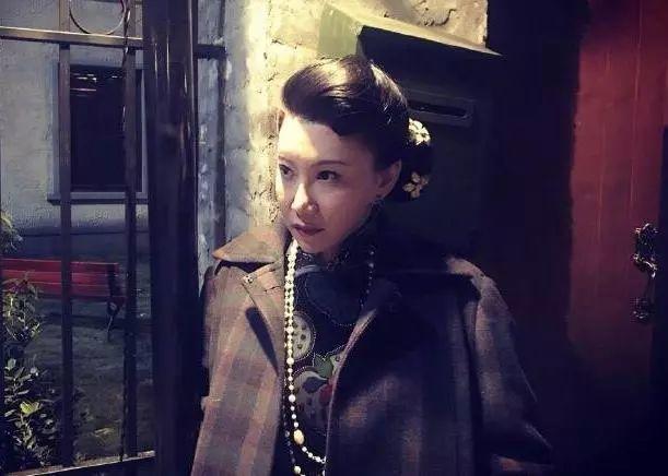 曾被周星驰雪藏，如今开保时捷住上海市中心，38岁范湉湉励志人生