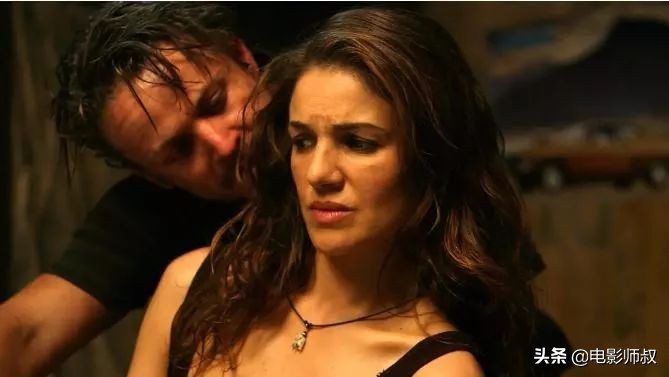 这样舞刀弄枪的长腿女神，你还爱得起么