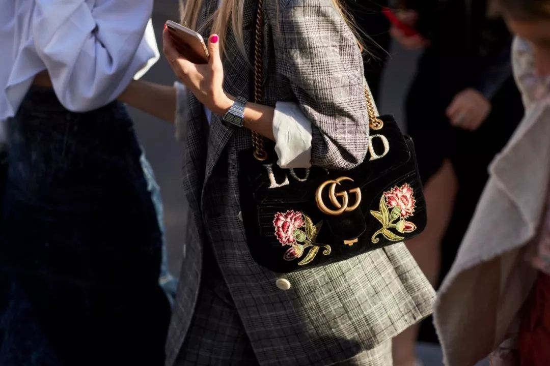 gucci设计理念是什么,gucci品牌标志性设计元素