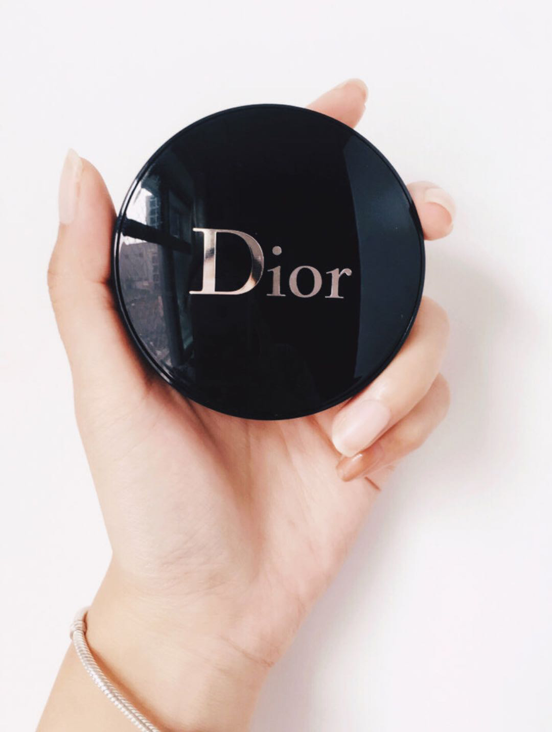 迪奥气垫和香奈儿气垫哪个最好用,迪奥香奈儿阿玛尼粉底液哪个好