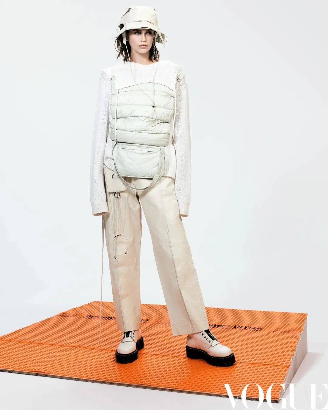 十二岁出道十五岁称霸时尚圈,凭美貌惊艳时尚圈的她