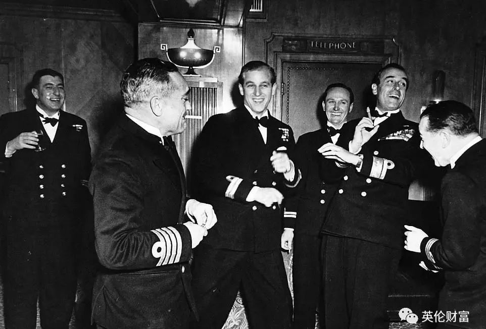 菲利普亲王有趣故事,女王菲利普亲王年轻时