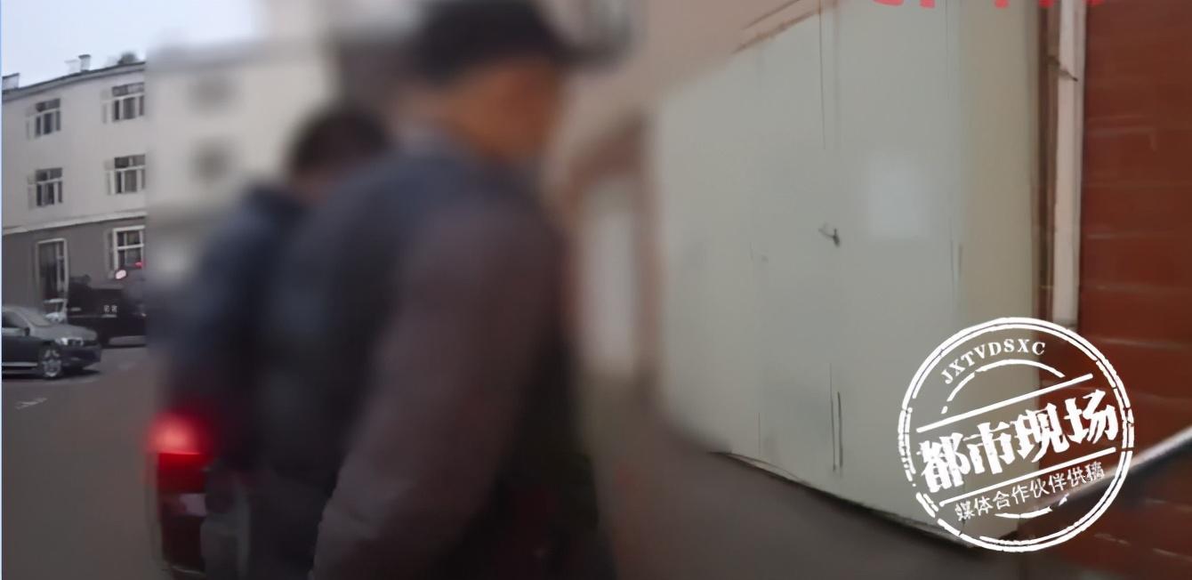 40多岁男子骗15个女大学生,90后男子骗了20多个女子