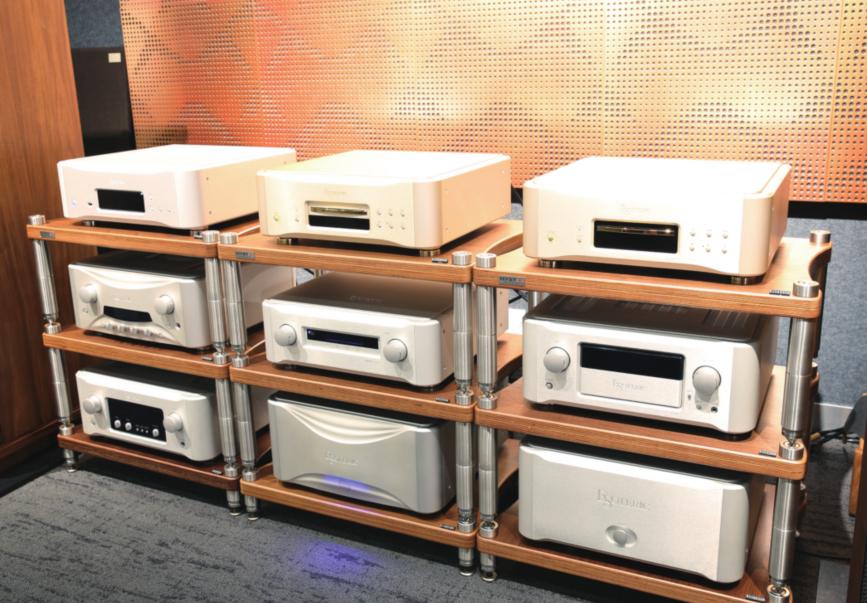 多元化产品全方位服务探店全新大昌行香港*钟金**陈列室