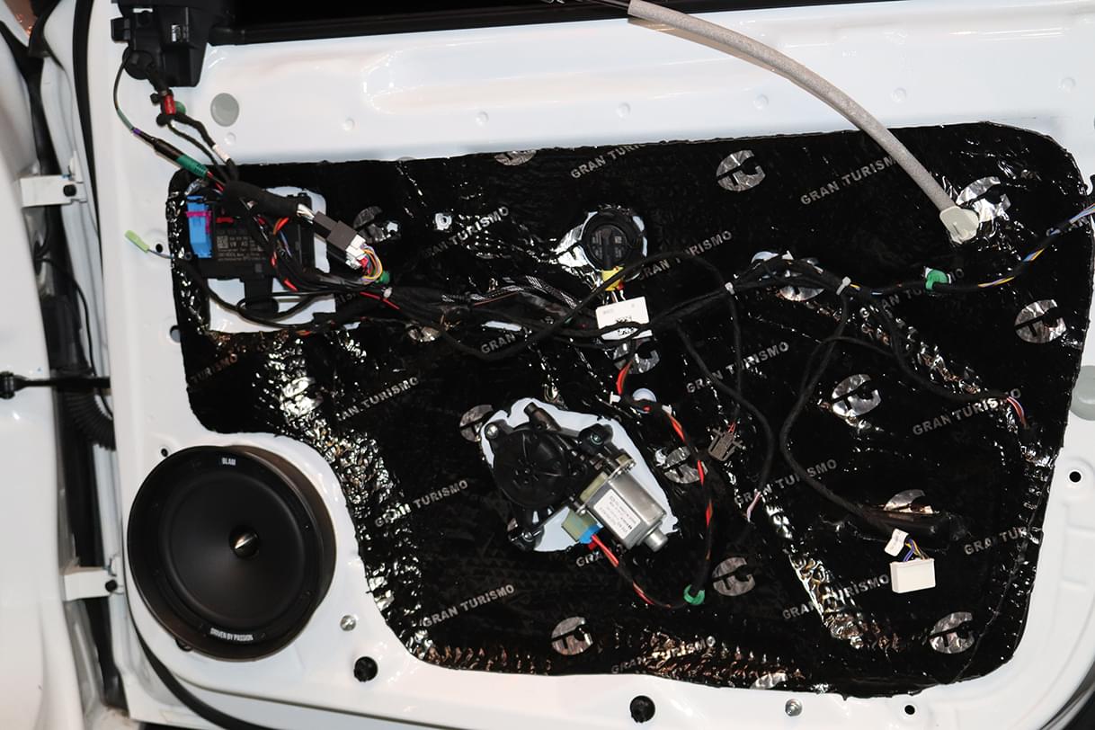 深圳汽车音响改装效果试听,深圳速腾汽车音响改装