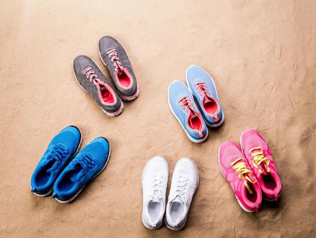 孩子训练跑步鞋选哪种,有什么好一点的训练跑鞋