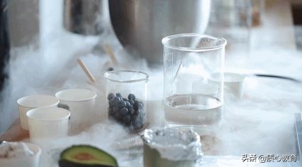 “听说你想学化学专业？天坑中的天坑啊！”