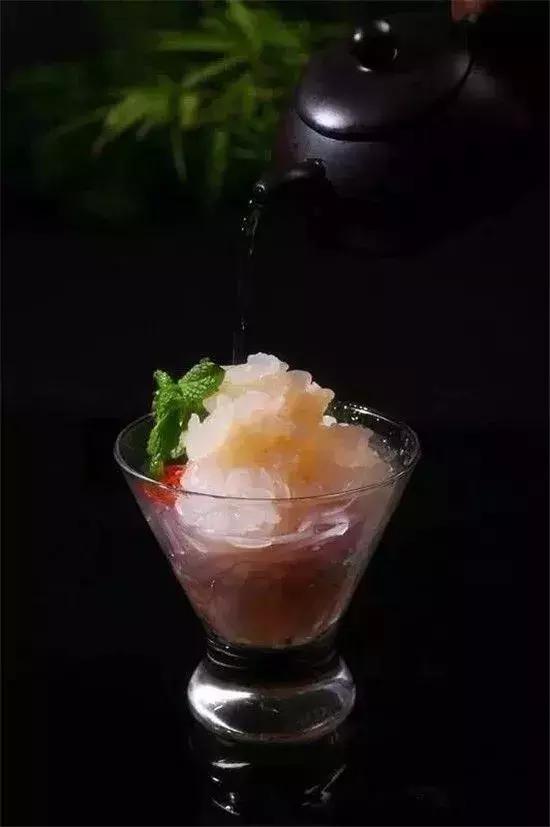 小米虾球创意菜品,金丝沙拉虾球的菜品特点