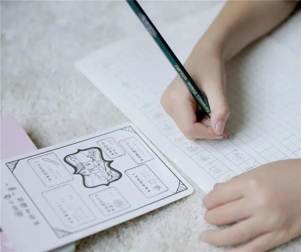 孩子三岁不会说话表达能力差,孩子说话没有逻辑不会表达怎么办