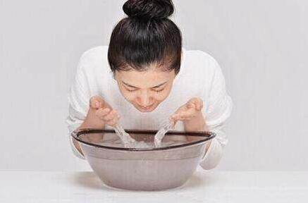 白醋洗脸能祛老年斑的正确方法,白醋洗脸祛斑的正确方法视频