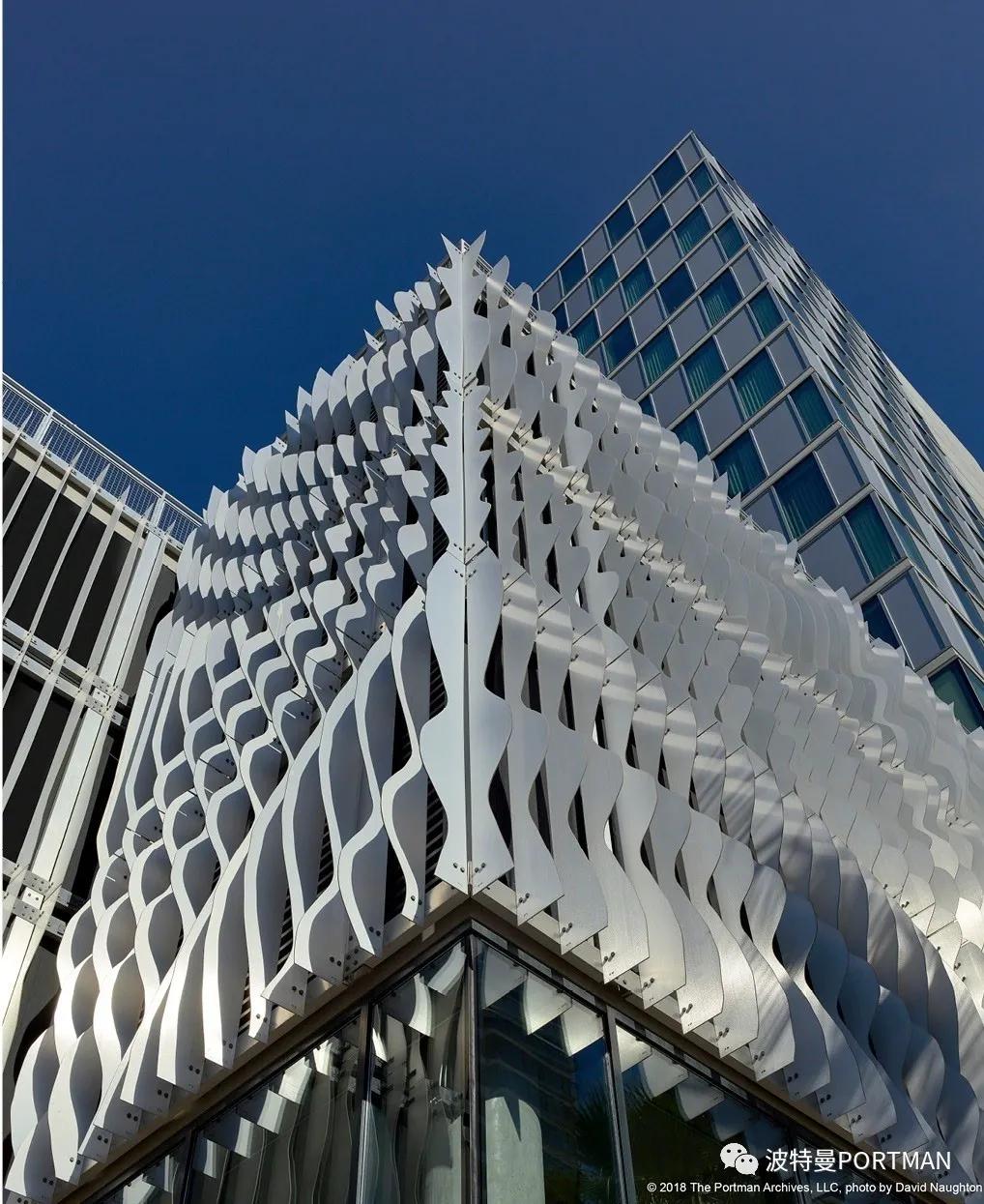 连接城市与滨水区的多品牌酒店圣地亚哥BRIC项目/波特曼