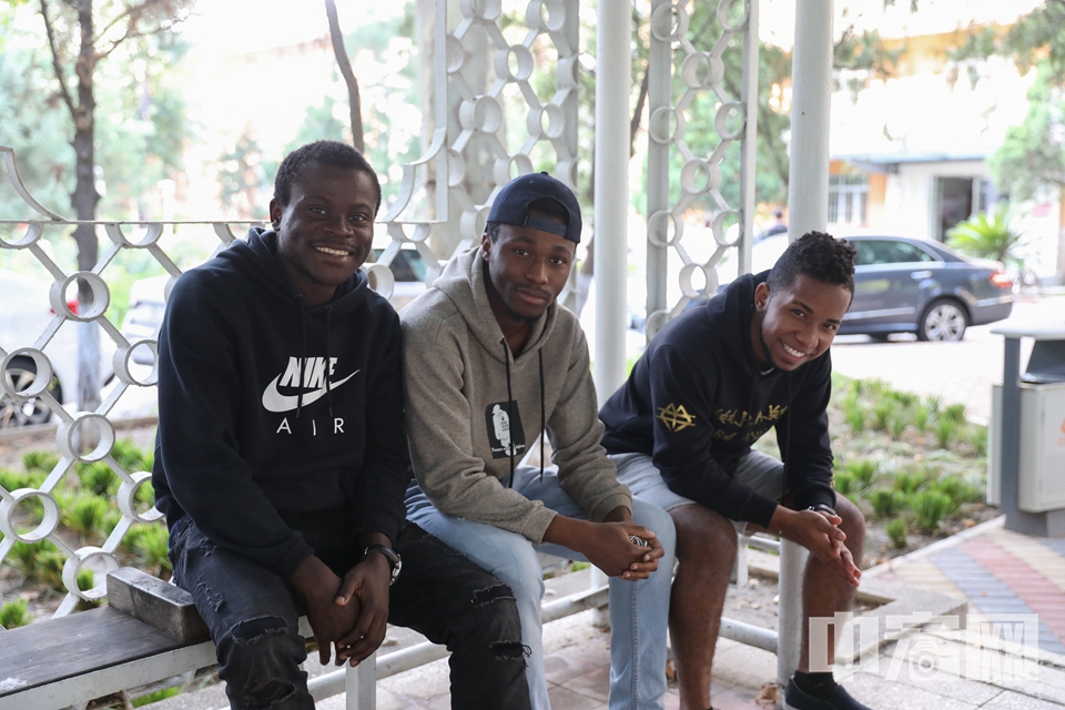 这位来自非洲的“吕布”如今成了“中国通”