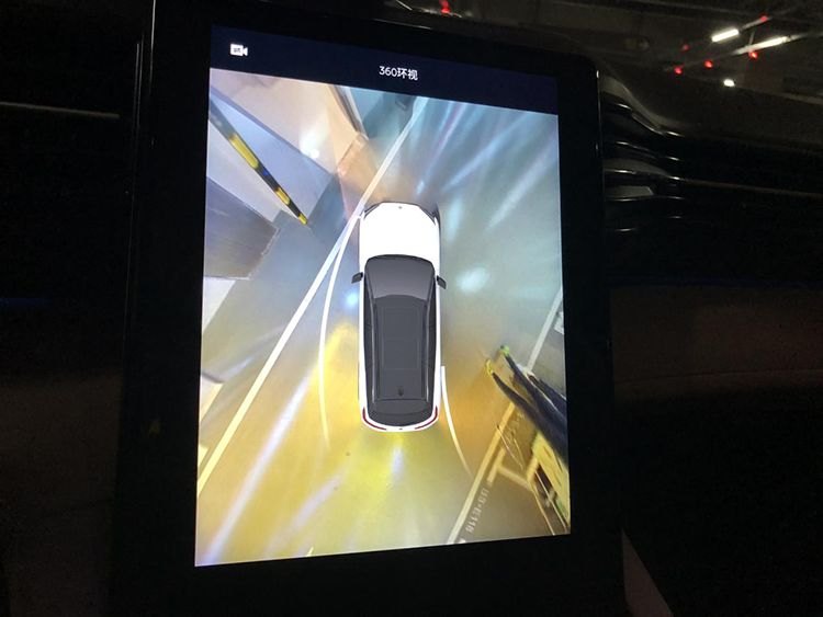 体验了蔚来ES8，不吹不黑，它有哪些优缺点？真有那么糟糕？