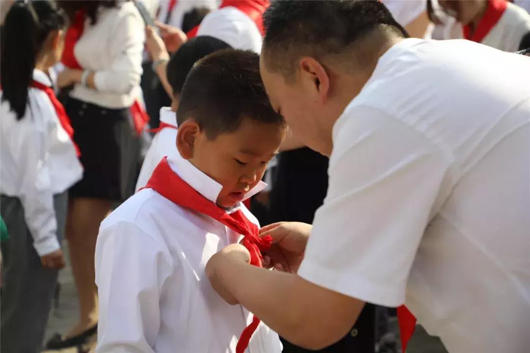 传红色精神承家国情怀,传红色精神做有志少年征文