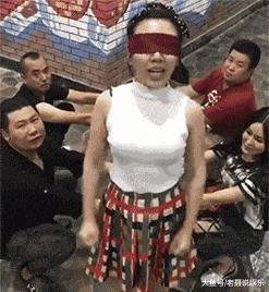 老虎：这是我准备养大吃的，你来凑什么热闹