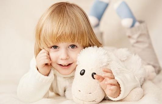 摸乳房、摸耳朵、迷恋玩偶……孩子这些“瘾”戒不掉，怎么办？