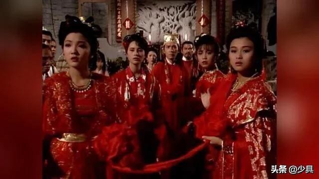 89版梁朝伟版《侠客行》那是在小学的暑假！发着烧一天看三集！