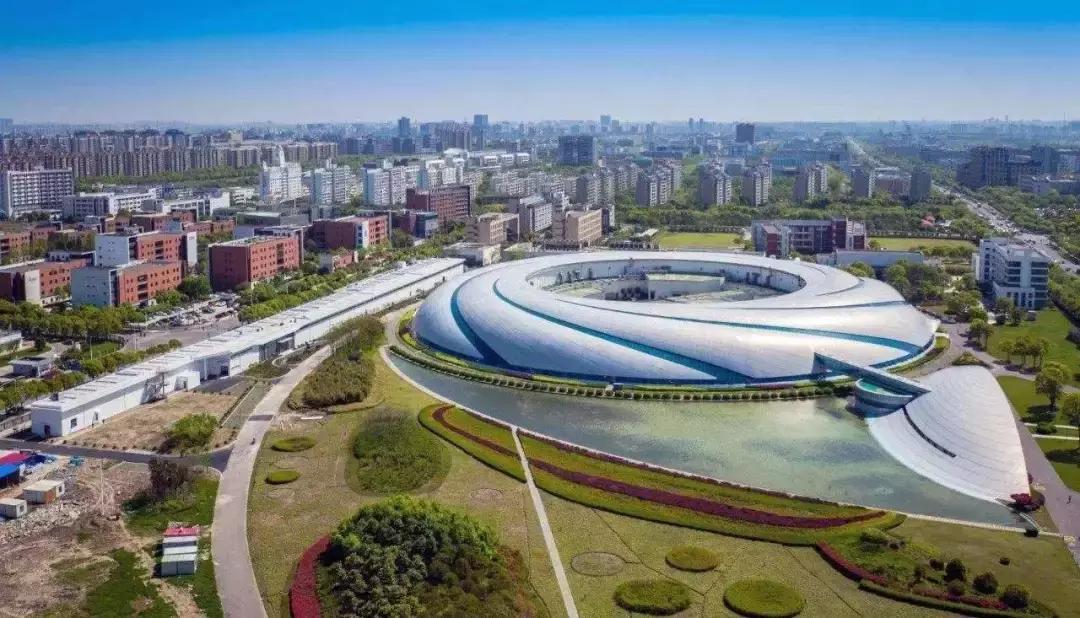 对标上海：西部金融中心如何跑出“加速度”