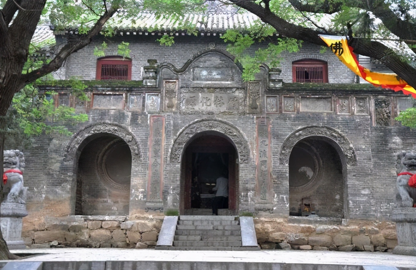 嵩山佛寺遍山坳：成千上百均有名