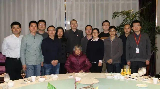 黄令仪制作龙芯的感受,黄令仪为中国龙芯点赞