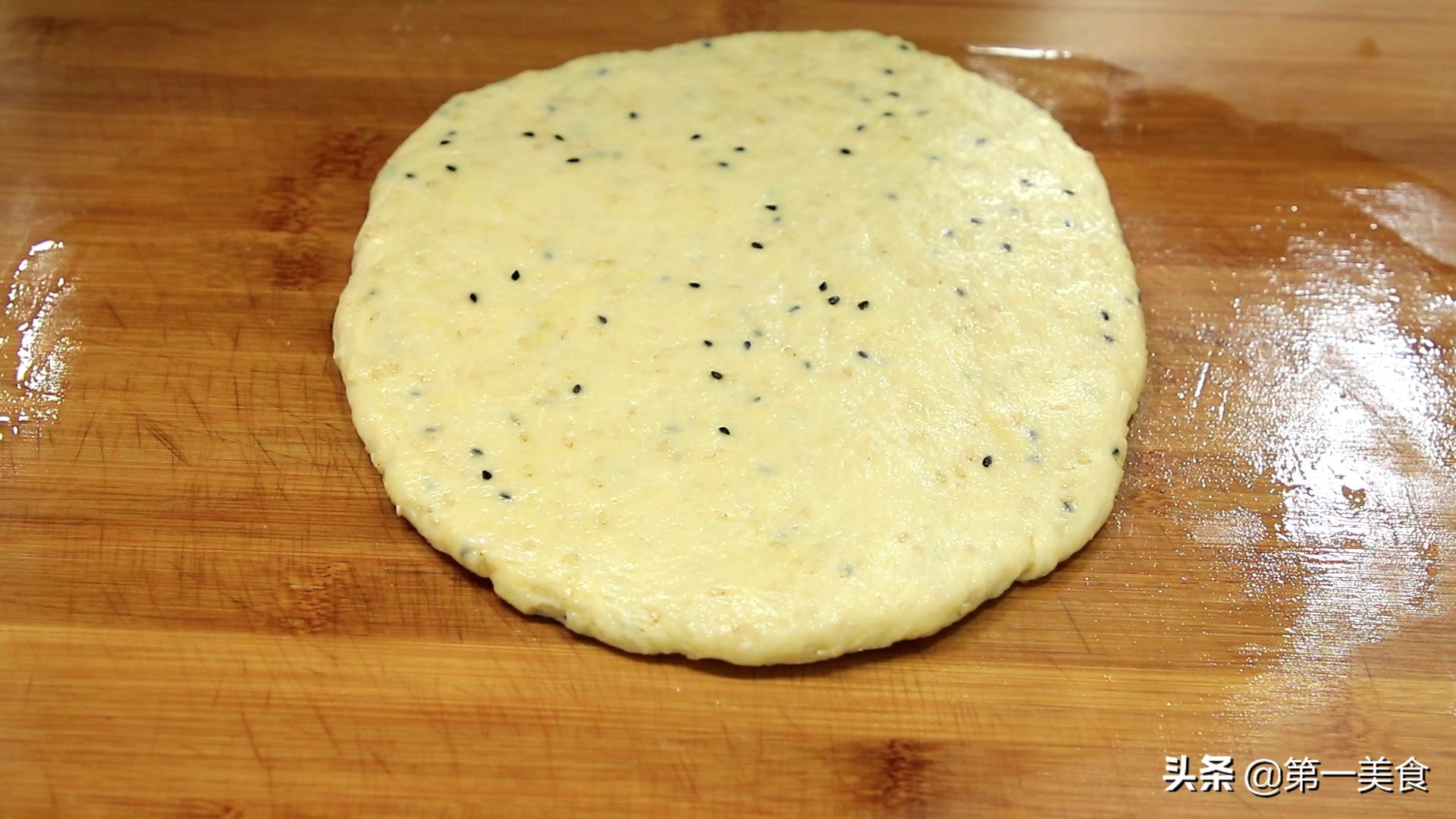 炸麻花怎样和面简单教程,炸麻花的做法和配方视频教程