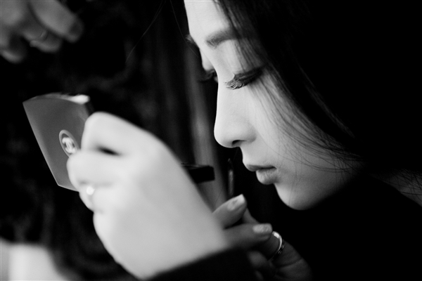 青春期孩子为什么爱打扮,青春期爱打扮怎么办